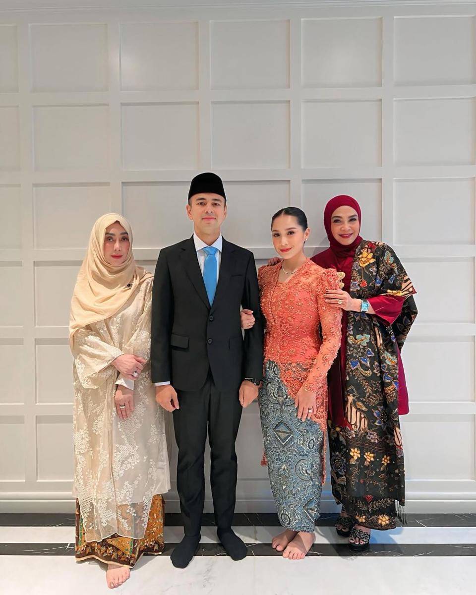 Adu Gaya Mama Amy dan Mama Rieta di Pelantikan Raffi Ahmad (instagram.com/rieta_amalia | instagram.com/raffinagita1717 | instagram.com/amy_r_qanita)