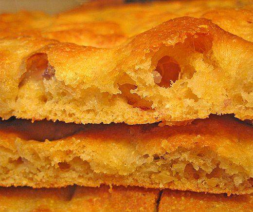 Schiacciata (https://it.wikipedia.org/wiki/Schiacciata_%28gastronomia%29)