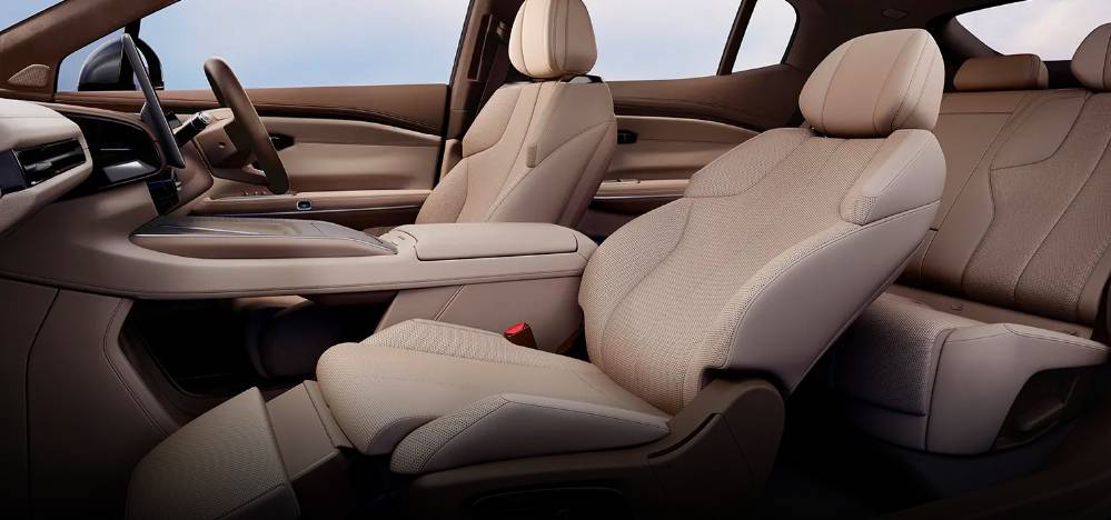 interior Aion Hyptec HT (dok. AION)