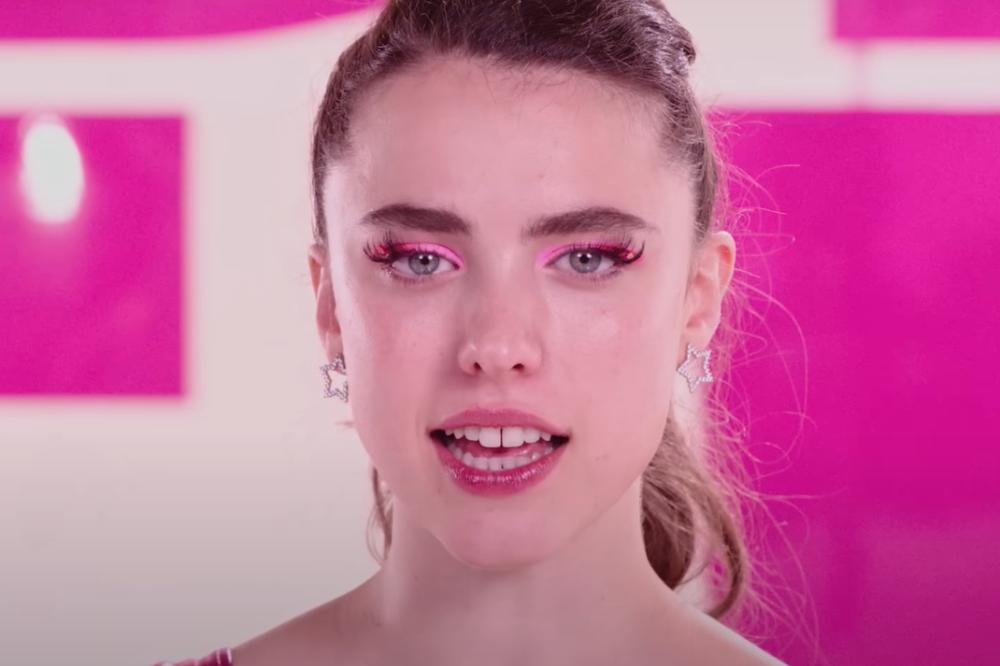 Kamu Gak Sendiri, 9 Selebriti Ini Juga Punya Gap Teeth dan Tetap Pede
