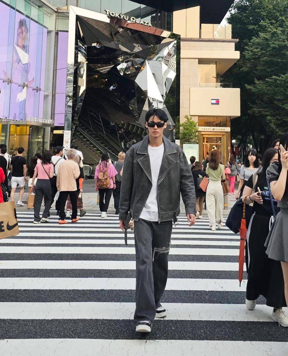 outfit starboy ala Win Metawin (instagram.com/winmetawin)
