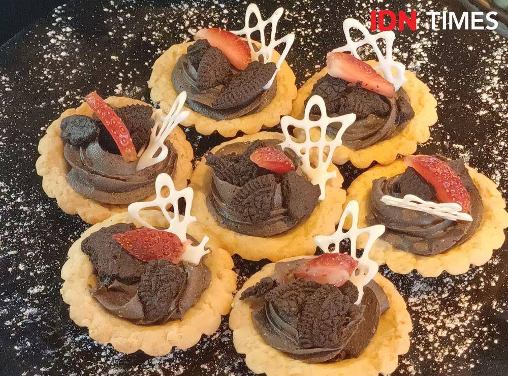 Potret pie cokelat (IDN Times/Dhiya Awlia Azzahra)