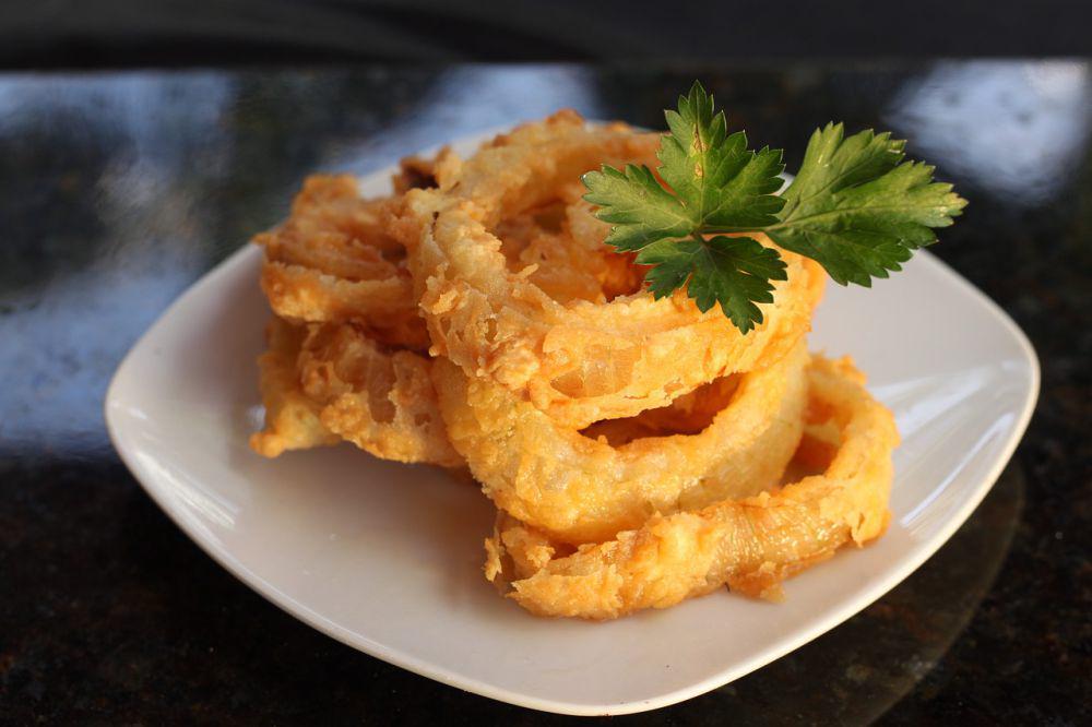 5 Tips Membuat Onion Ring Gurih dan Renyah Tahan Lama