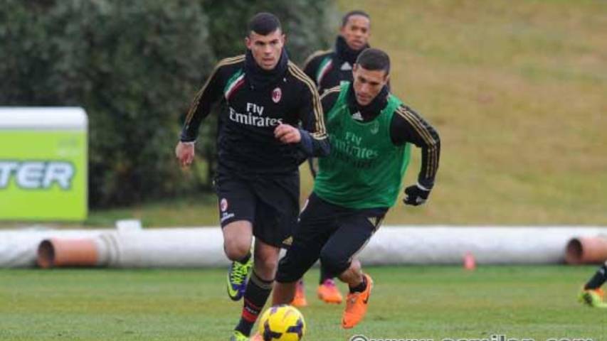 Andrea Petagna (depan) (x.com/acmilan)