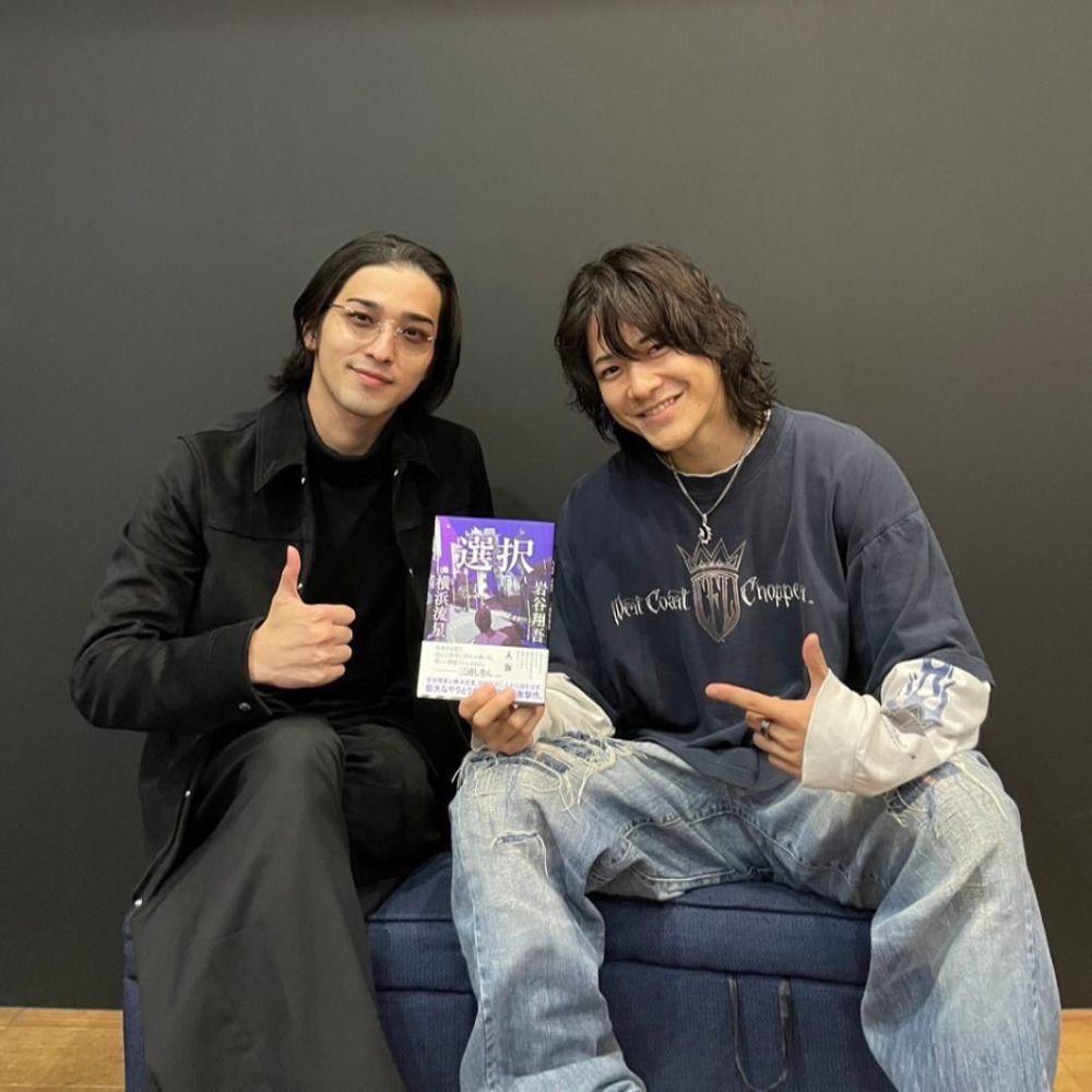 Dari Panggung ke Halaman Buku, 3 Idol Jepang Ini Jadi Penulis