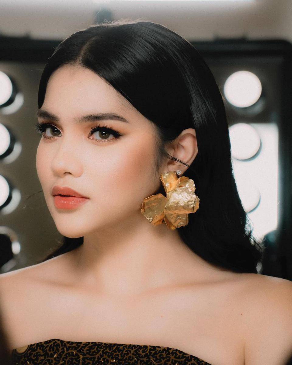 potret Davina Karamoy di gala premiere film Perewangan (instagram.com/davinaakaramoy)