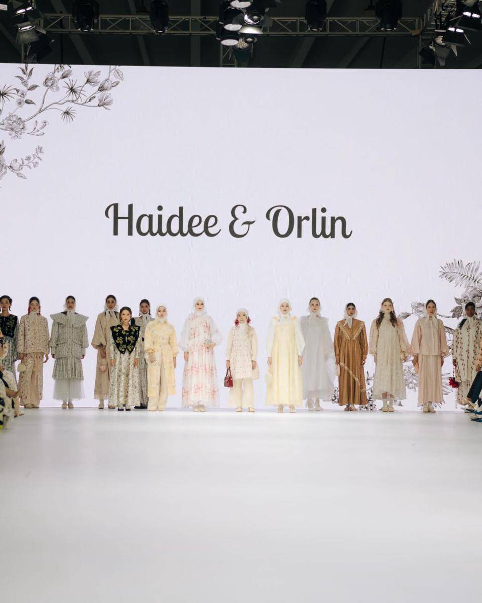potret Xaviera Putri tampil di JFW 2024 (instagram.com/xavieraaputri)