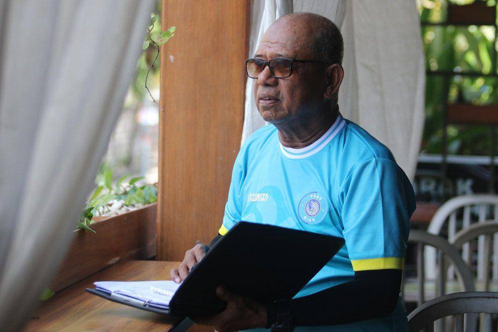 Pelatih PSBS Biak, Emral Abus. (Dok. PT LIB)