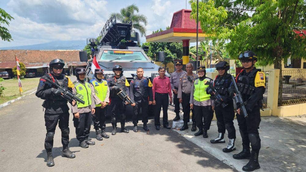 Amankan Pembekalan Menteri, Brimob Polda Jateng Jadi Regu Kontijensi