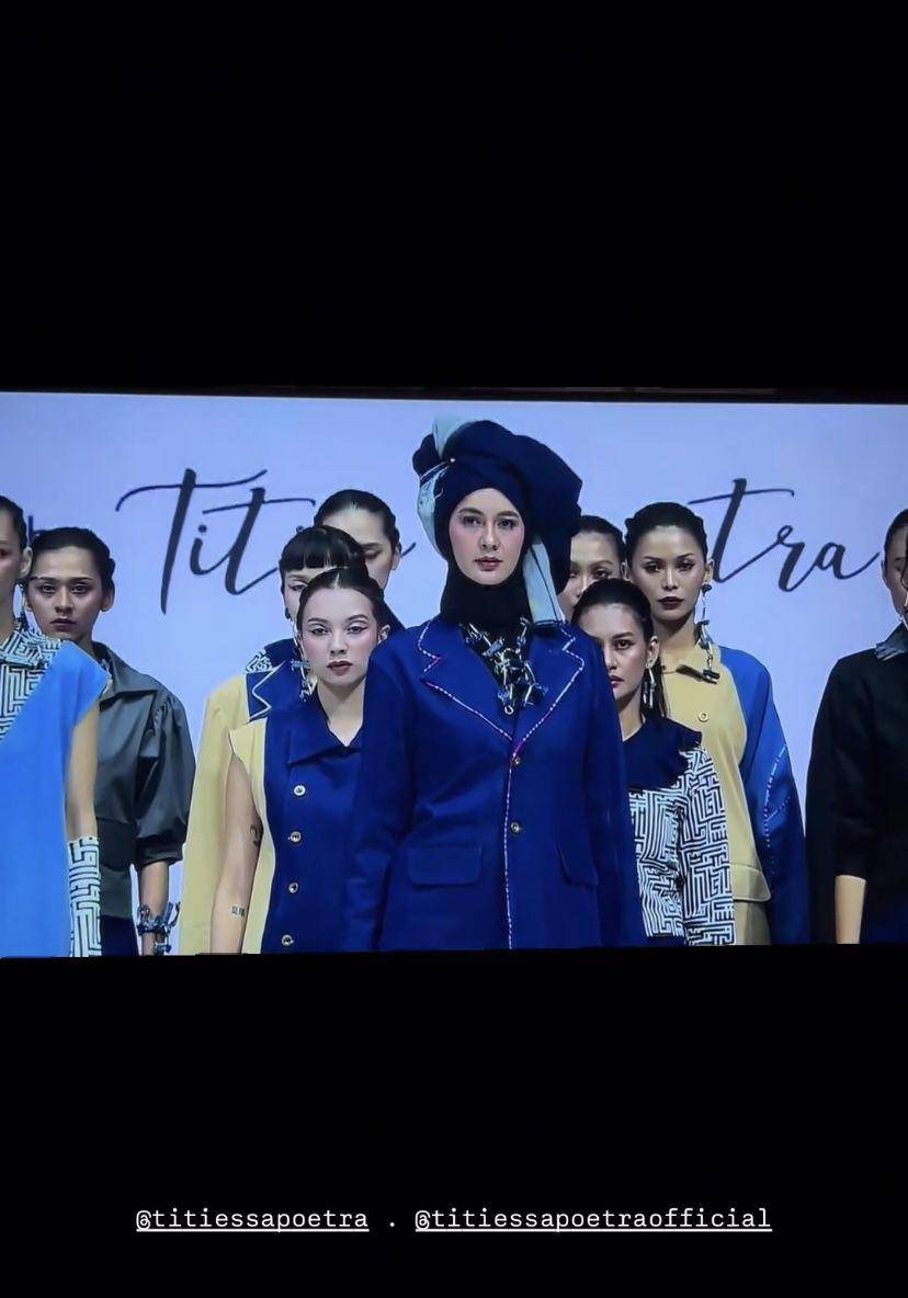 potret Paula Verhoeven tampil di runway JFW usai hadiri sidang cerai (Instagram.com/paula_verhoeven)