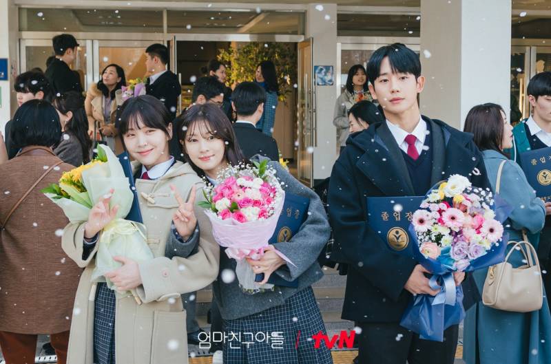 Kim Ji Eun, Jung So Min, dan Jung Hae In di drama Love Next Door (Dok. tvN/Love Next Door)