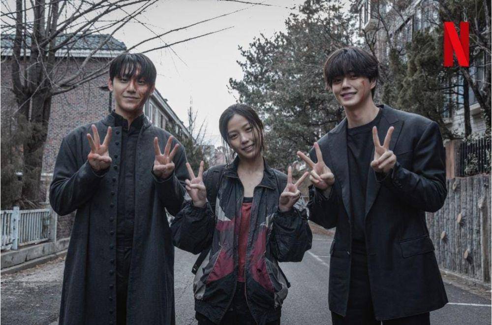 Lee Do Hyun, Go Min Si, dan Song Kang di drama Sweet Home 3 (instagram.com/netflixkr)