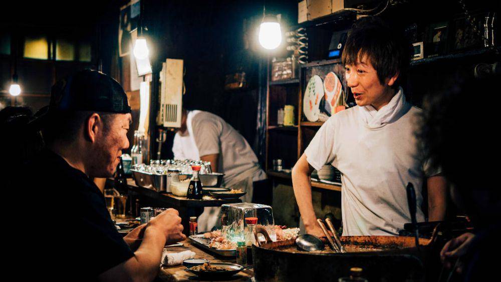 ilustrasi menikmati omakase (unsplash.com/Lan Pham)