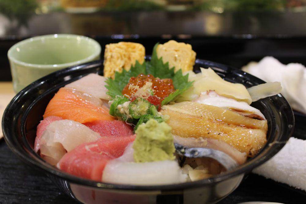 ilustrasi omakase (unsplash.com/Joshua Ang)