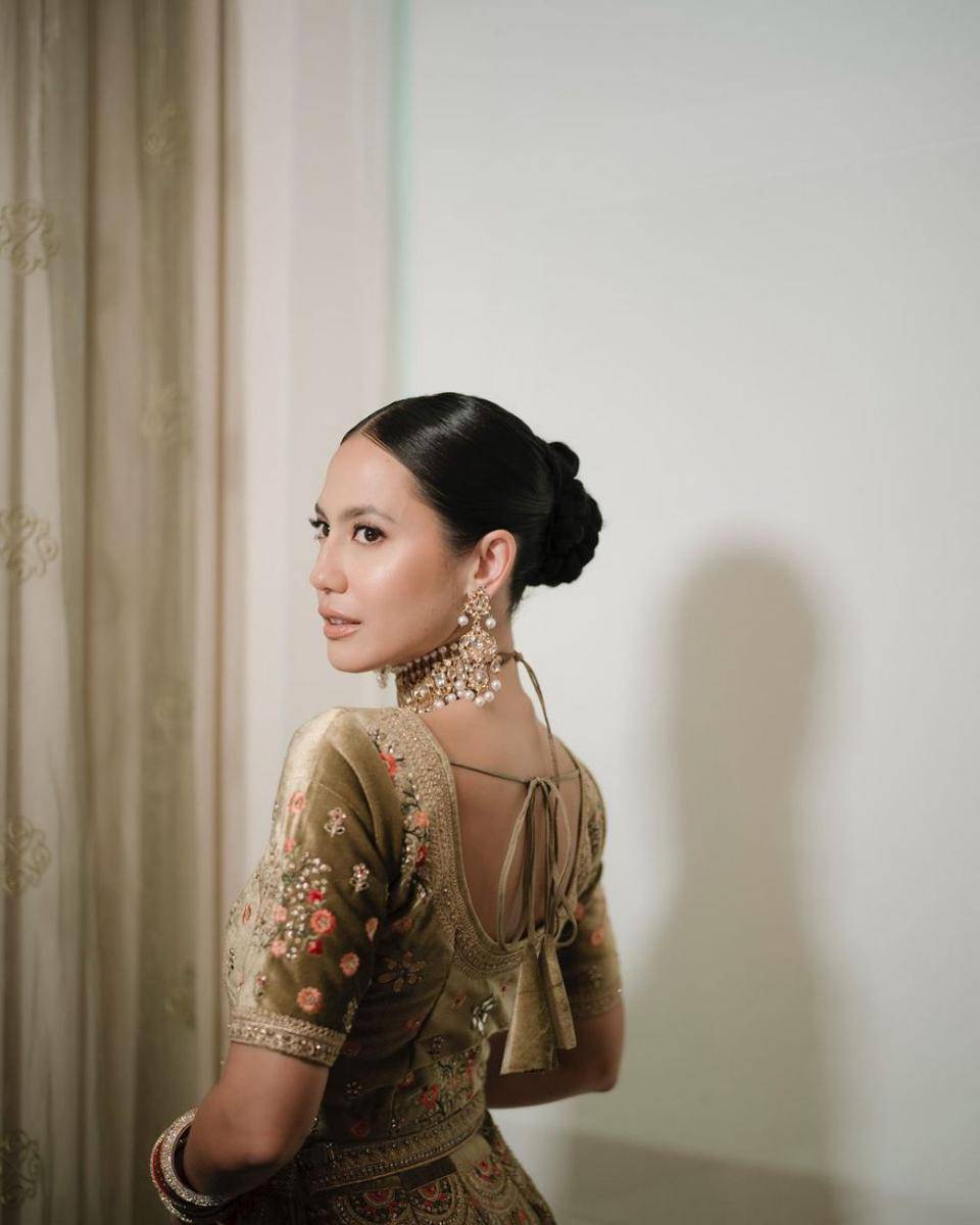 Gaya dan Makeup Pevita Pearce di Malam Berinai (instagram.com/pevpearce)