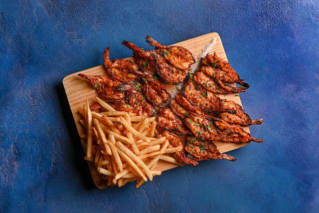 sayap ayam pedas gurih (pexels.com/Low and Slow Life)