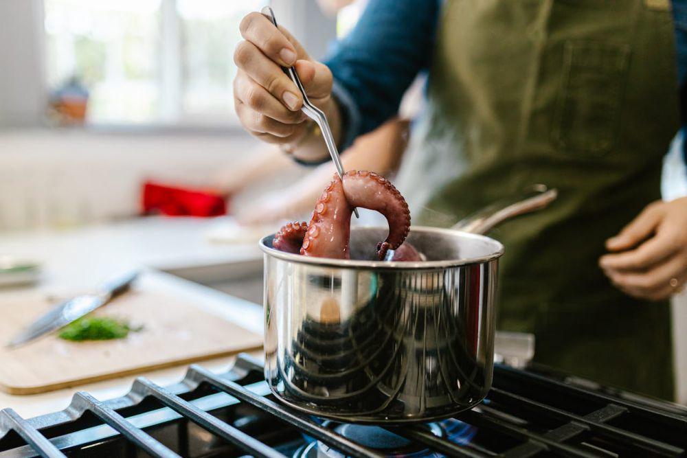 5 Tips Merawat Alat Masak Stainless Steel agar Awet Bertahun-tahun