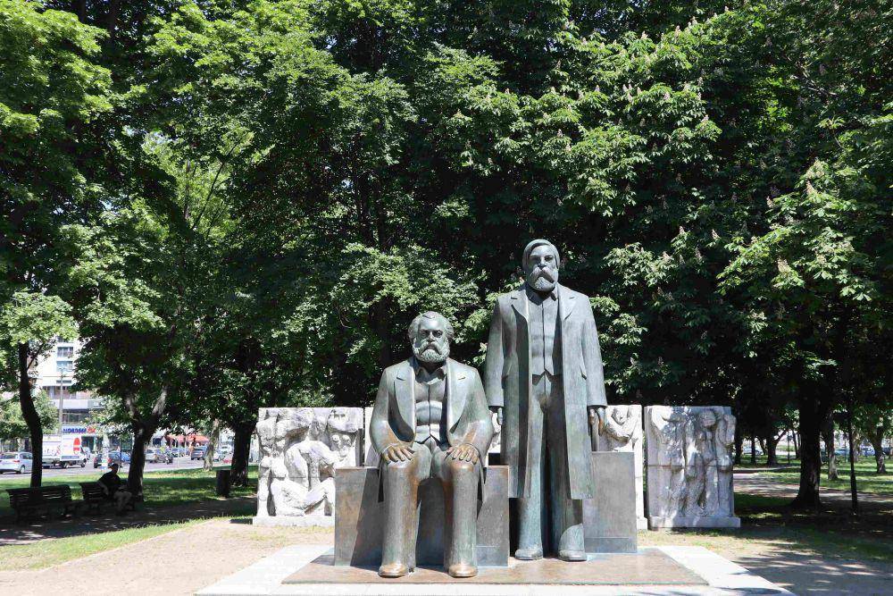 Monumen Karl Marx dan Friedrich Engels di Berlin, Jerman (pexels.com/Travel Photography)