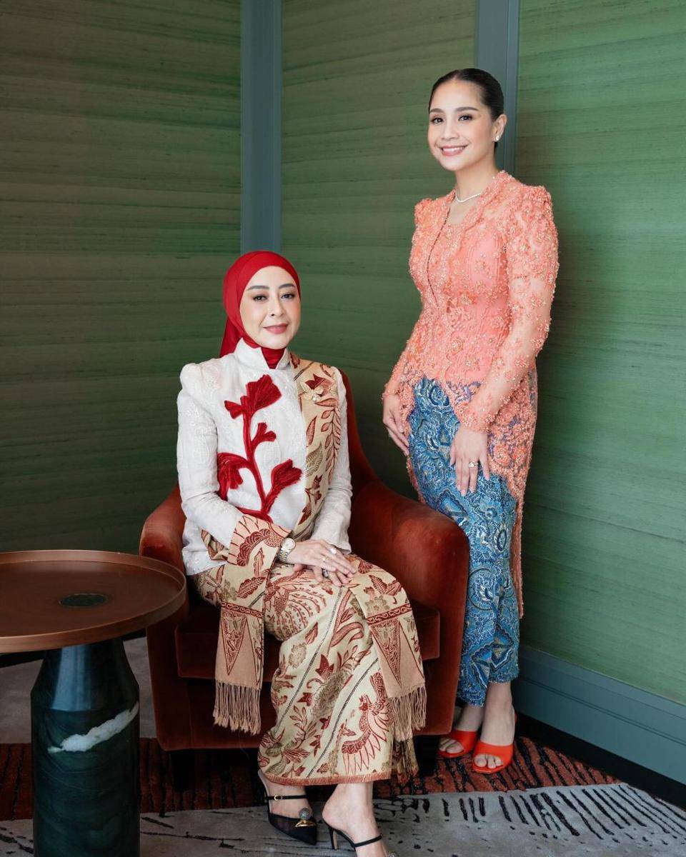 Gaya Nagita Slavina di Pelantikan Raffi Ahmad (instagram.com/marlenehariman | instagram.com/raffinagita1717)