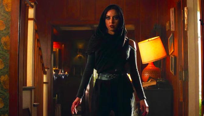 14 Momen Rio Vidal sebagai Lady Death di Agatha All Along