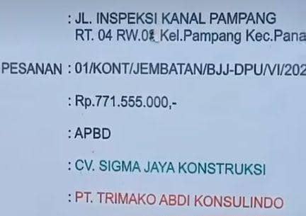Pada papan bicara pengerjaan proyek jembatan / Istimewa