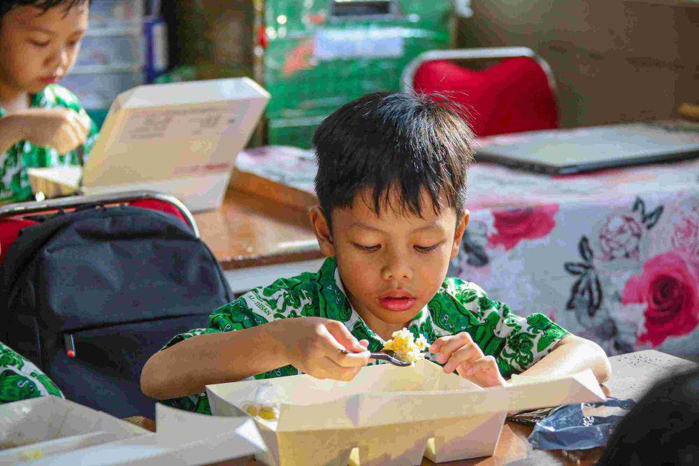 Pj. Gubernur Teguh Apresiasi Dukungan BUMD Sukseskan Uji Coba Makan Bergizi Gratis untuk Pemenuhan Gizi Anak (Dok. Pemprov DKI jakarta)
