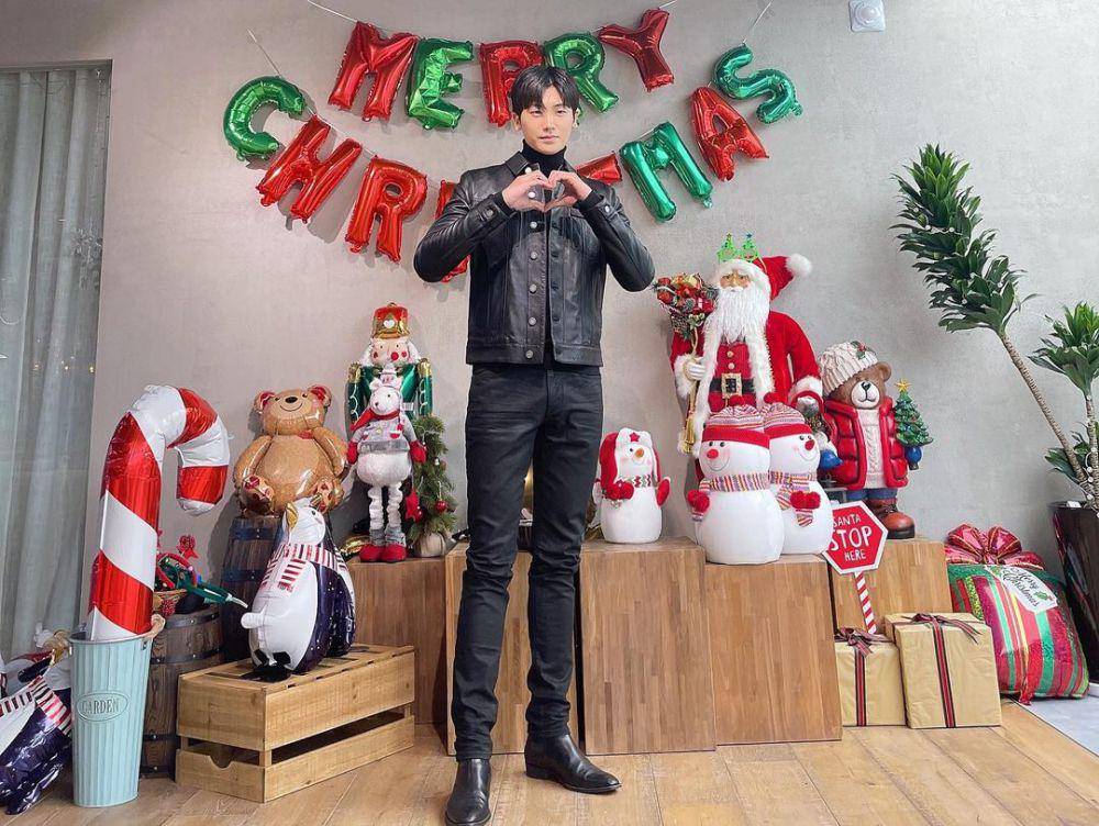 outfit nuansa hitam ala Park Hyung Sik (instagram.com/phs1116)