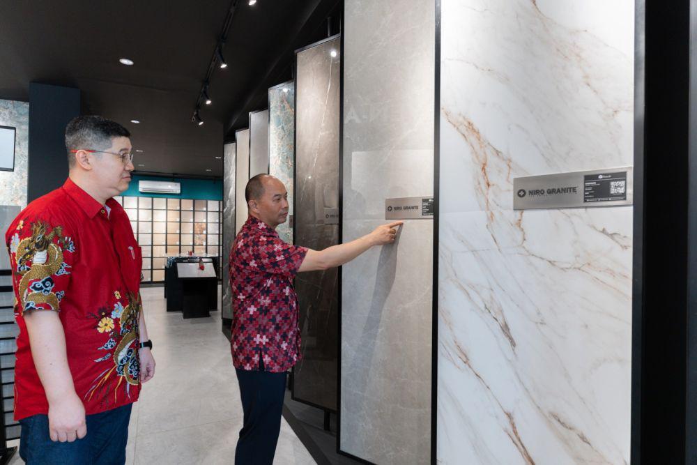 Incar Peluang Pasar di Sumatera, Niro Granite Buka Showroom di Medan