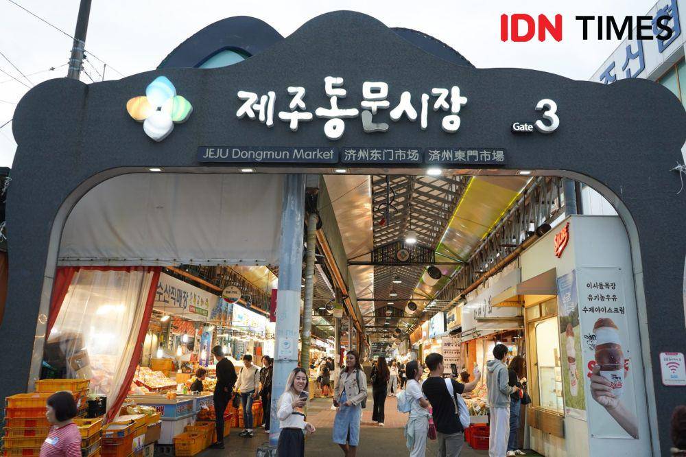Dongmun Market. Dongmun Market adalah pasar tradisional terbesar dan tertua di Pulau Jeju (IDN Times/Fauzan)