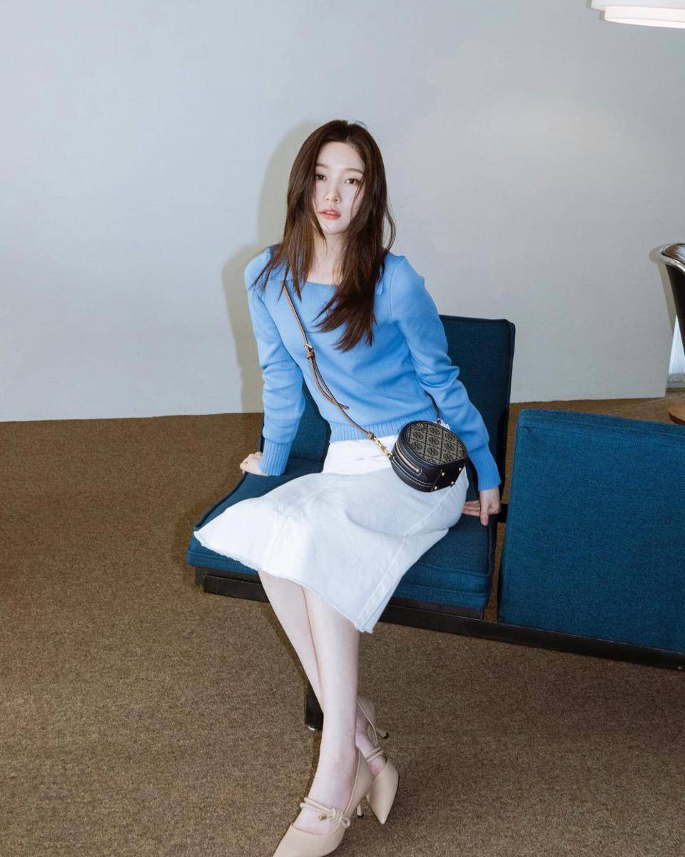 Jung Chae Yeon (instagram.com/j_chaeyeoni)