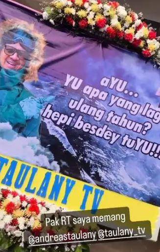 karangan bunga Andre Taulany (Instagram.com/ayutingting92)