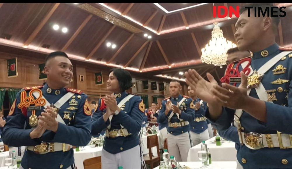 Ikut Parade Senja di Retreat Menteri, Taruna Akmil Dapat Bonus Libur