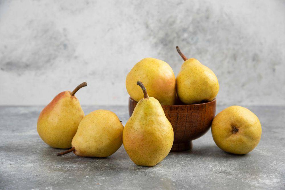 Ilutrasi buah pir (freepik.com/azerbaijan_stockers)