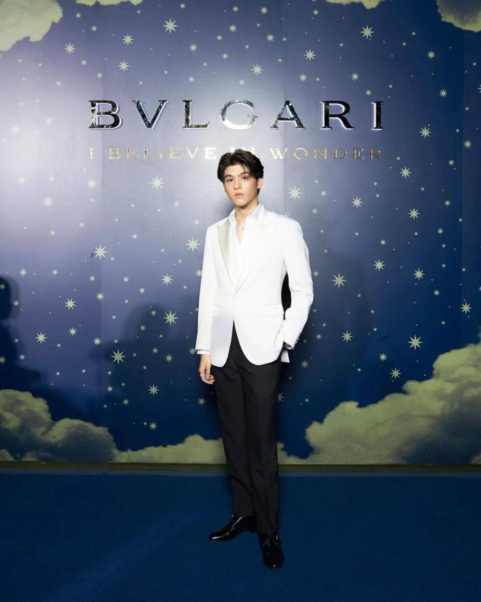 potret outfit hitam putih ala Sky Wongravee (instagram.com/skywongravee)