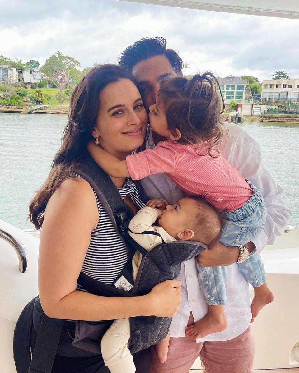 keluarga Evelyn Sharma