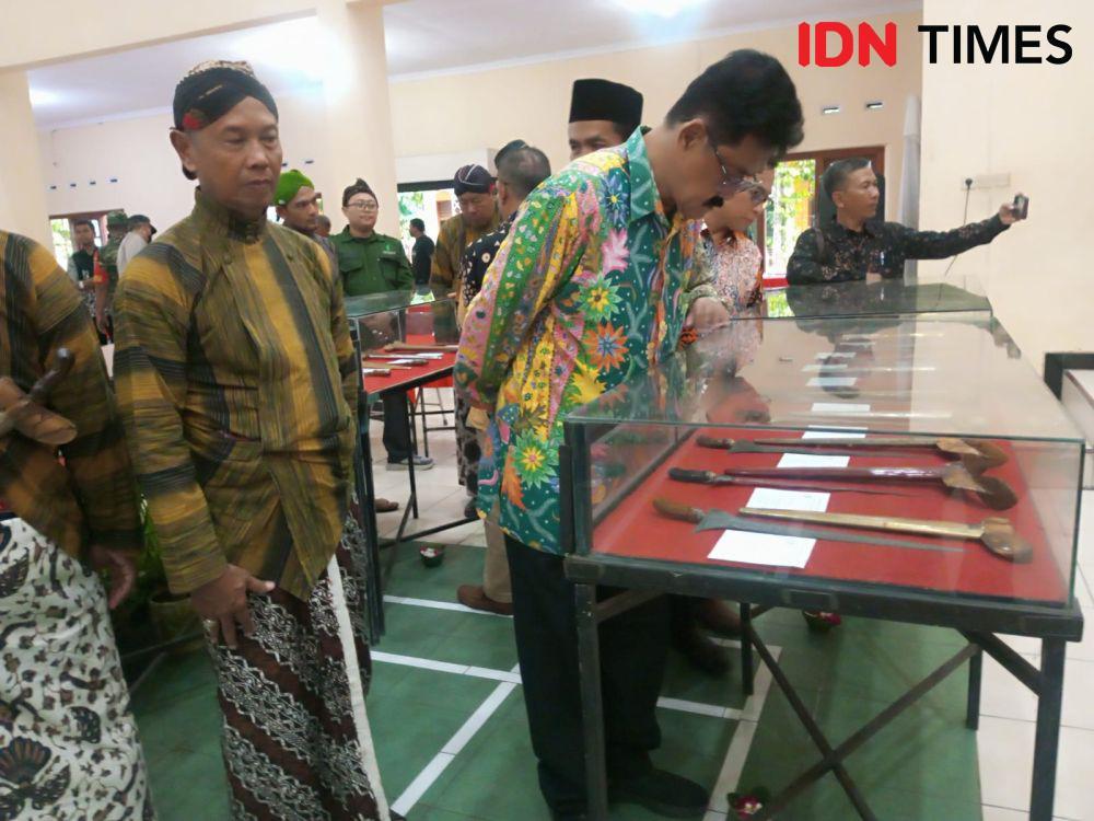 Puluhan Pencinta Keris Ramaikan Bursa Keris di Bantul