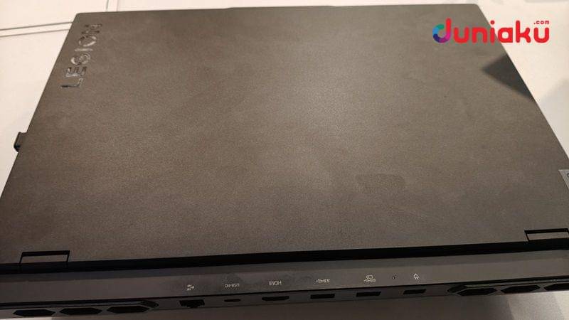 Foto mencoba Legion Pro 7 16IRX9H, diambil oleh Fahrul Nurullah. (Duniaku.com/Fahrul Razi Uni Nurullah)