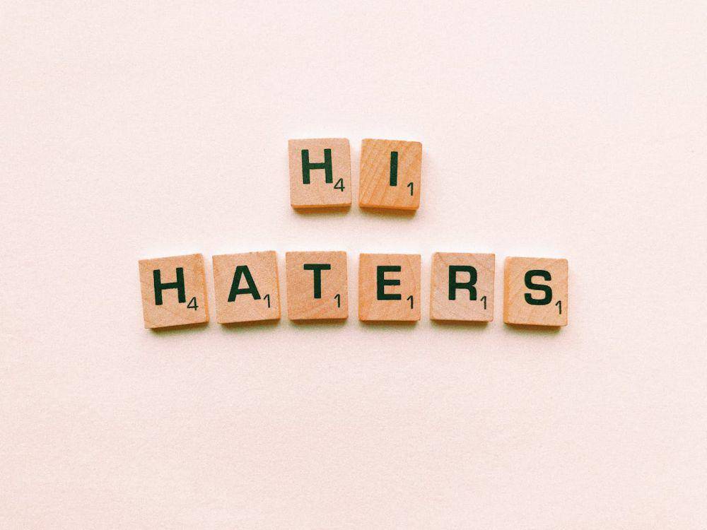 ilustrasi haters (pexels.com/Shamia Casiano)