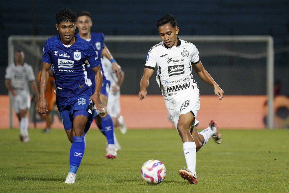 Persija Jakarta dalam laga melawan PSIS Semarang pada pertandingan pekan ke-8 Liga 1 2024/2025. (ligaindonesiabaru.com)
