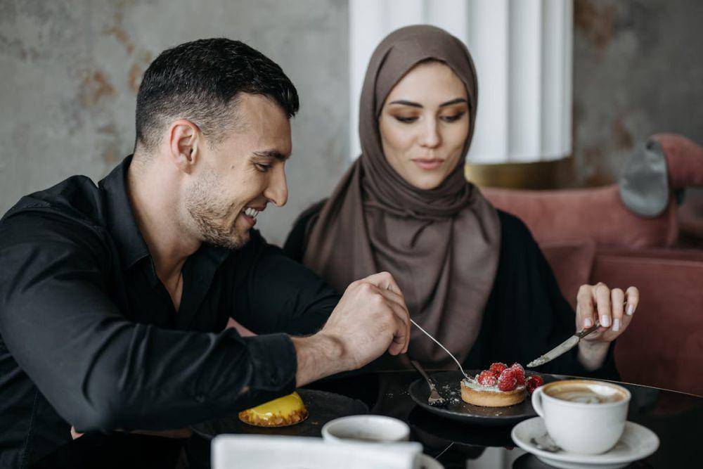 ilustrasi sarapan pagi bersama pasangan (pexels.com/Pavel Danilyuk)