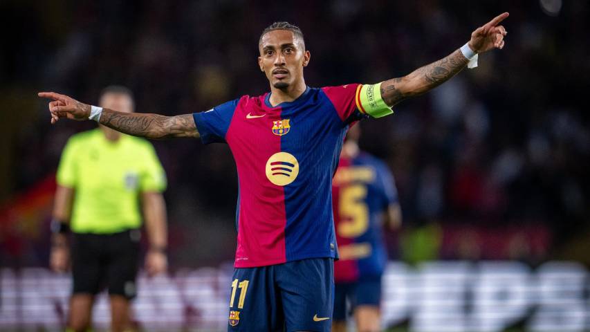 Raphinha mencetak hattrick ke gawang Bayern Muenchen pada fase liga UCL 2024/2025. (fcbarcelona.com)