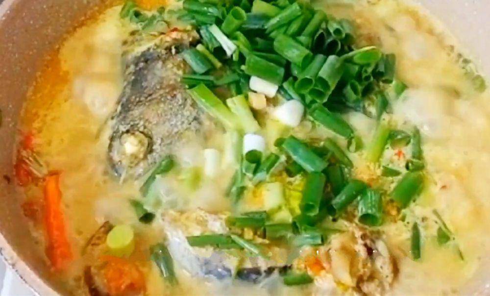 ilustrasi memasak mangut ikan tongkol (YouTube.com/WidyaKitchen)