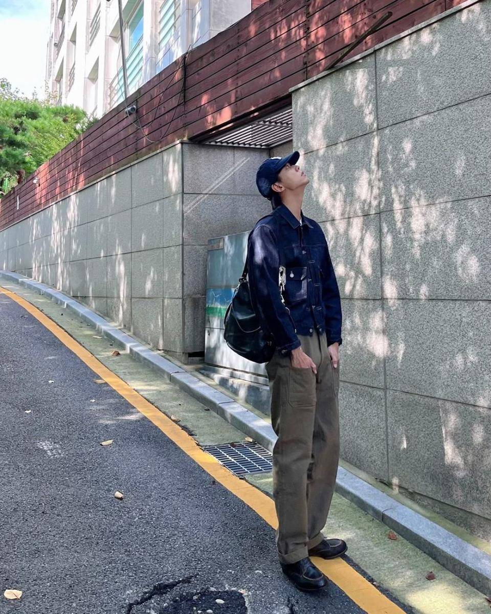 OOTD pakai topi ala Joo Woo Jae (instagram.com/ophen28)