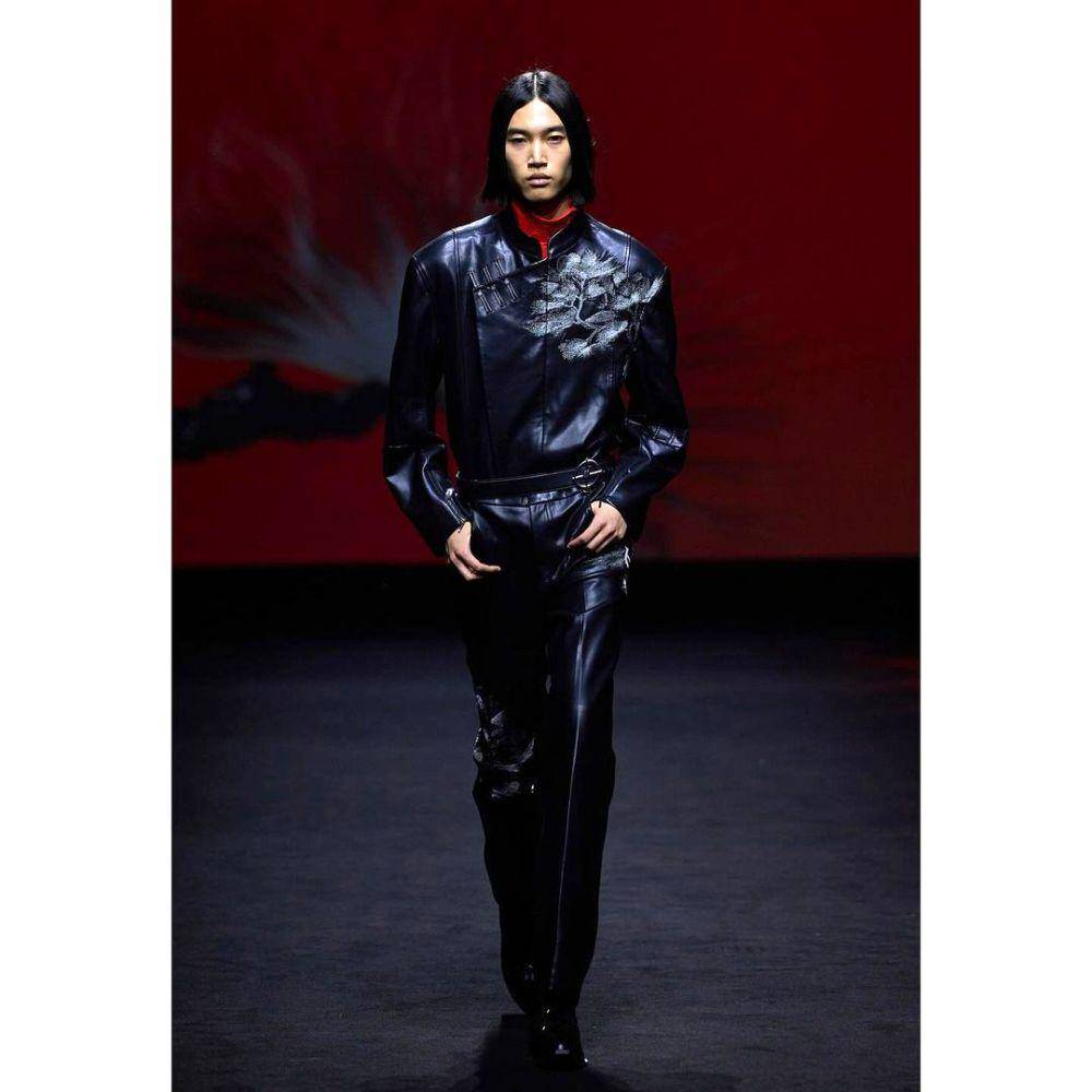 GOLDLION 3388 di Shanghai Fashion Week S/S '25 (instagram.com/shanghai_fashionweek)