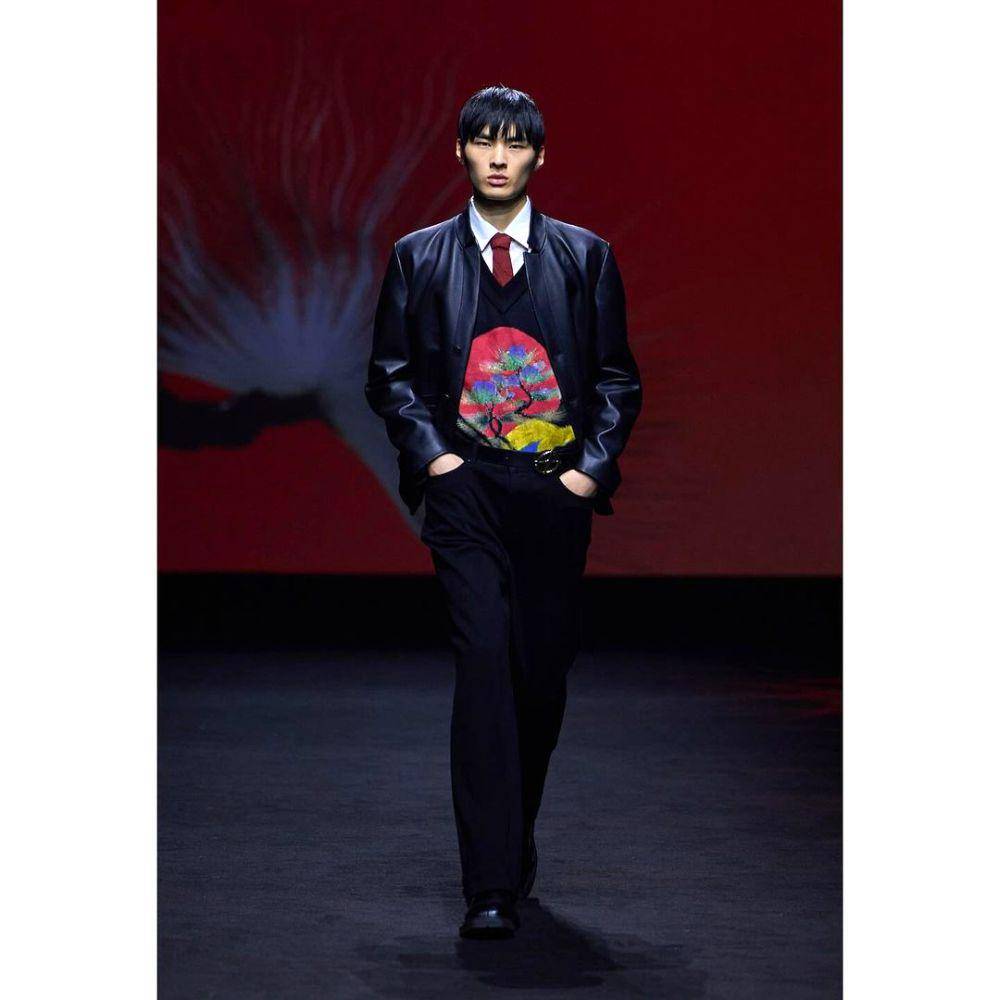 GOLDLION 3388 di Shanghai Fashion Week S/S '25 (instagram.com/shanghai_fashionweek)