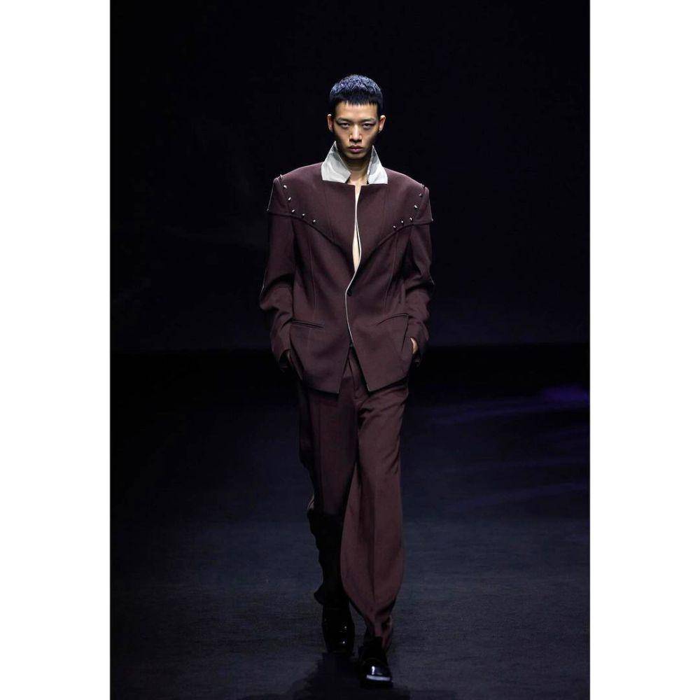 GOLDLION 3388 di Shanghai Fashion Week S/S '25 (instagram.com/shanghai_fashionweek)