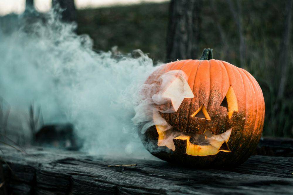 ilustrasi labu halloween (unsplash.com/Colton Sturgeon)
