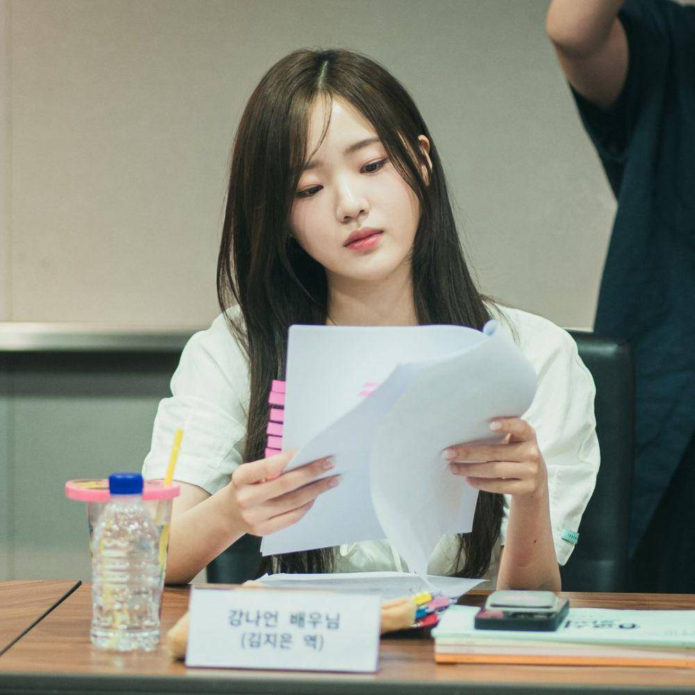 Kang Na Eon (instagram.com/enterseven7)
