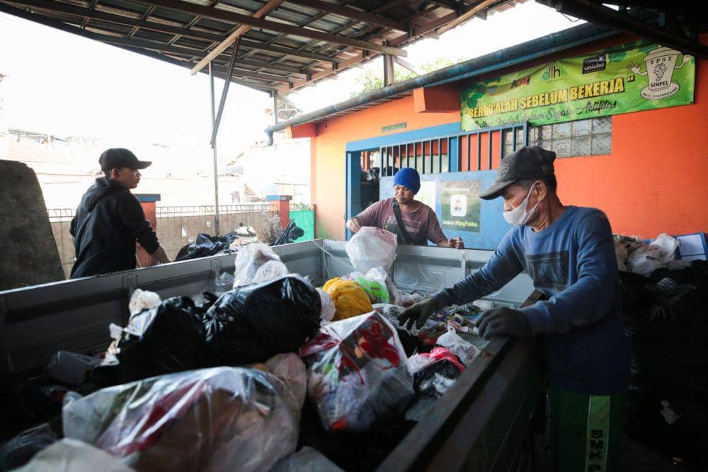 Berbagai Upaya Pemkot Bandung Penuhi Kuota Sampah 140 Rit Per Hari