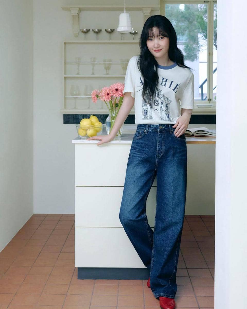 Jung Chae Yeon (instagram.com/j_chaeyeoni)